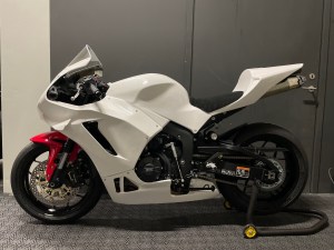 honda cbr 600 24 fairings on bike